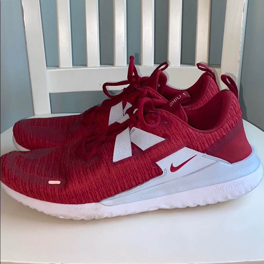 Nike Renew arena university red